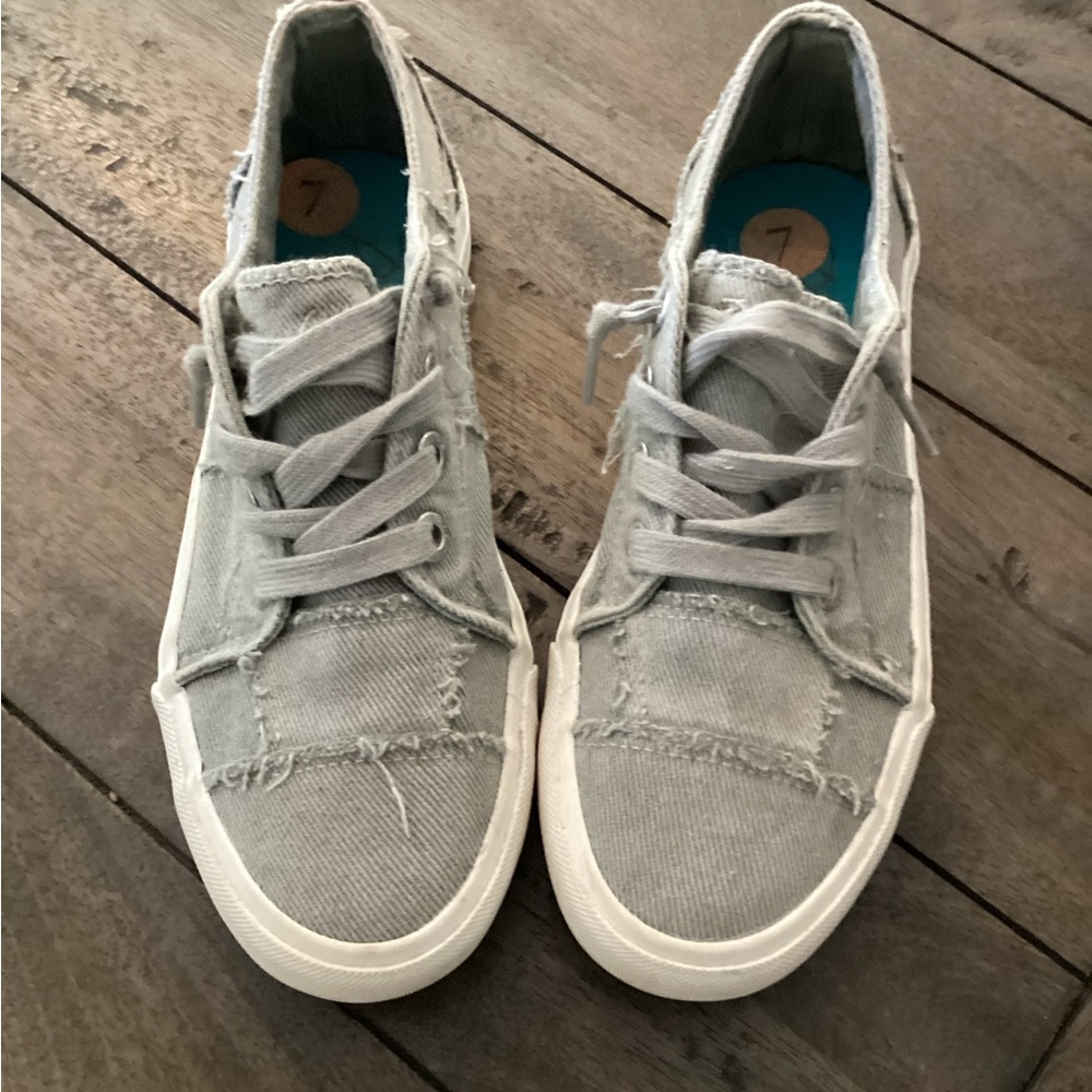 Blowfish Sneakers size 7